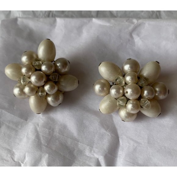 Jewelry Vintage Japan Cluster Clipon Earrings Costume Pearl Retro